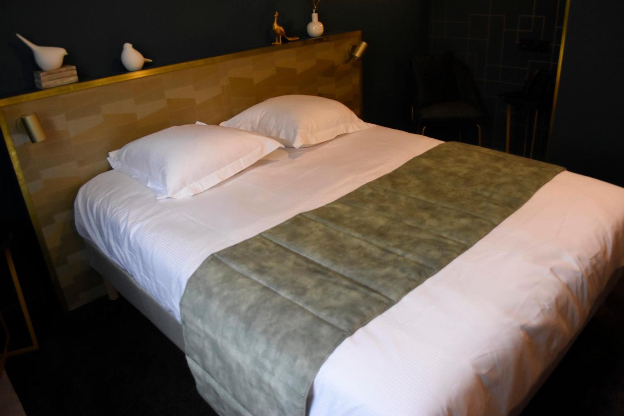 Deluxe Double Room,1594781558:JPEG